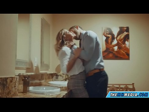 ❤️ Wanneer 'n rondborstige blondine jou in 'n openbare toilet verlei ❤️❌ Superseks op af.pornobot.ru ❌